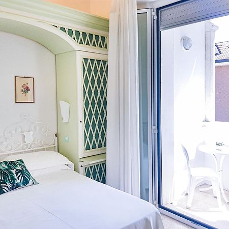 Hotel Orizzonte Белларія-Іджеа-Марина Екстер'єр фото
