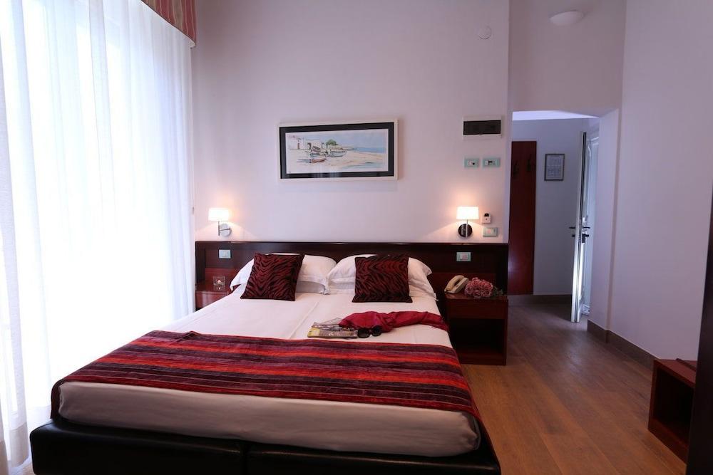 Hotel Orizzonte Белларія-Іджеа-Марина Екстер'єр фото