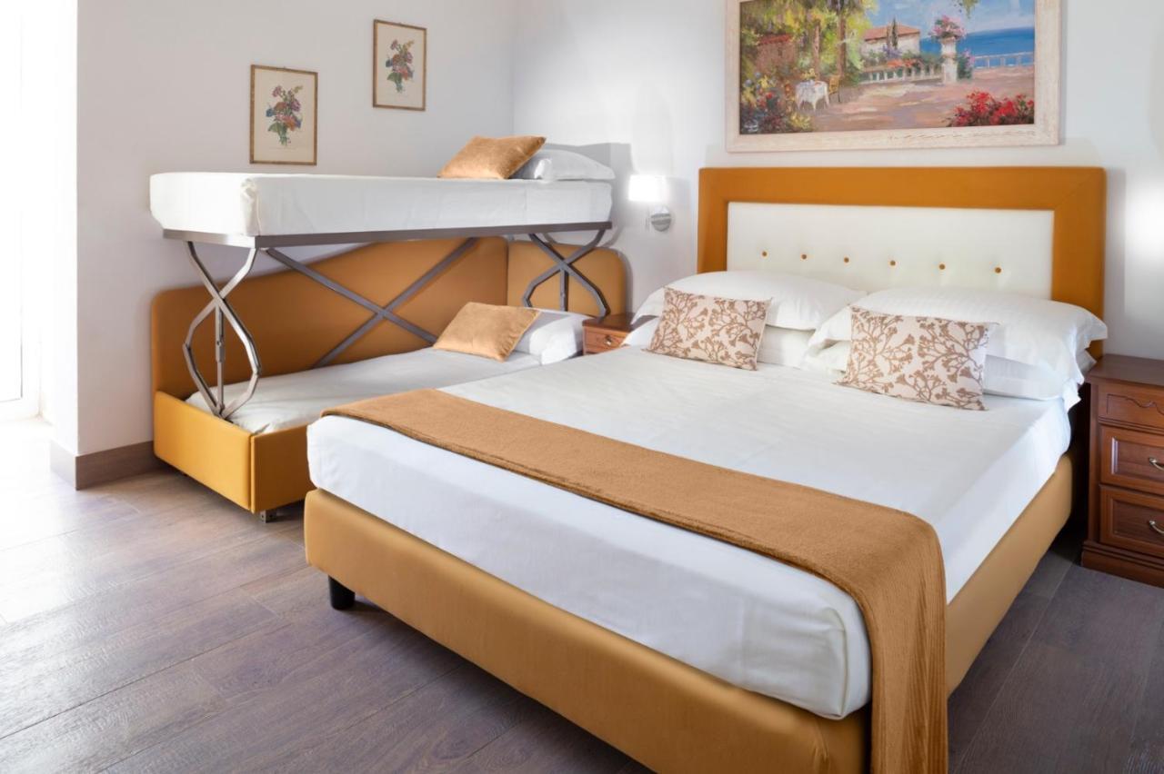 Hotel Orizzonte Белларія-Іджеа-Марина Екстер'єр фото